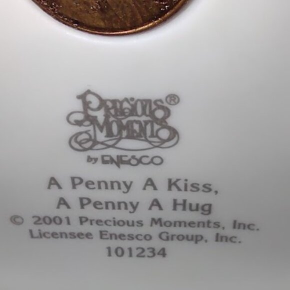 PRECIOUS MOMENTS A PENNY A KISS A PENNY A HUG FIGURINE WITH PIGGY BANK AND SIGN - Picture 7 of 9